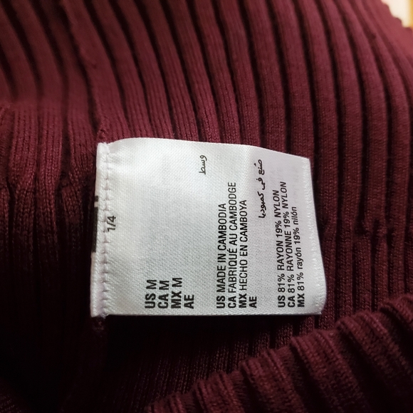 FALL BURGUNDY! Ribbed Knit 3- Season Sweater. NWOT - Picture 4 of 4